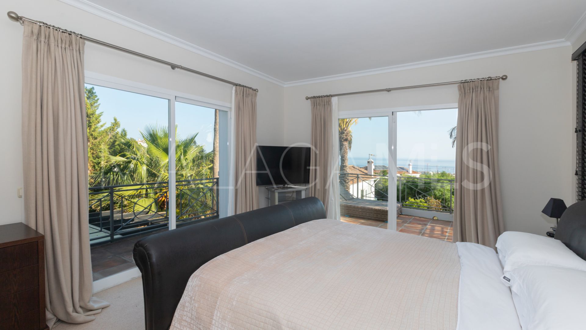 Buy villa de 4 bedrooms in El Rosario
