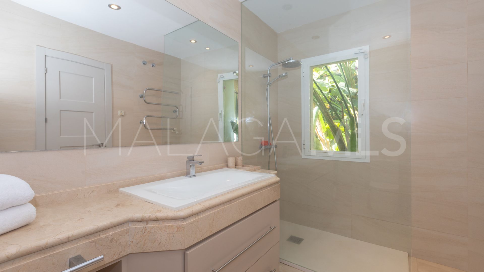 Buy villa de 4 bedrooms in El Rosario