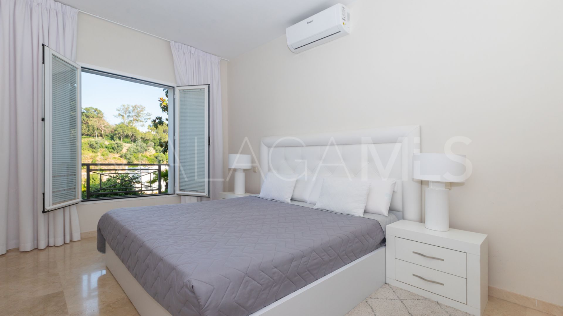 Buy villa de 4 bedrooms in El Rosario