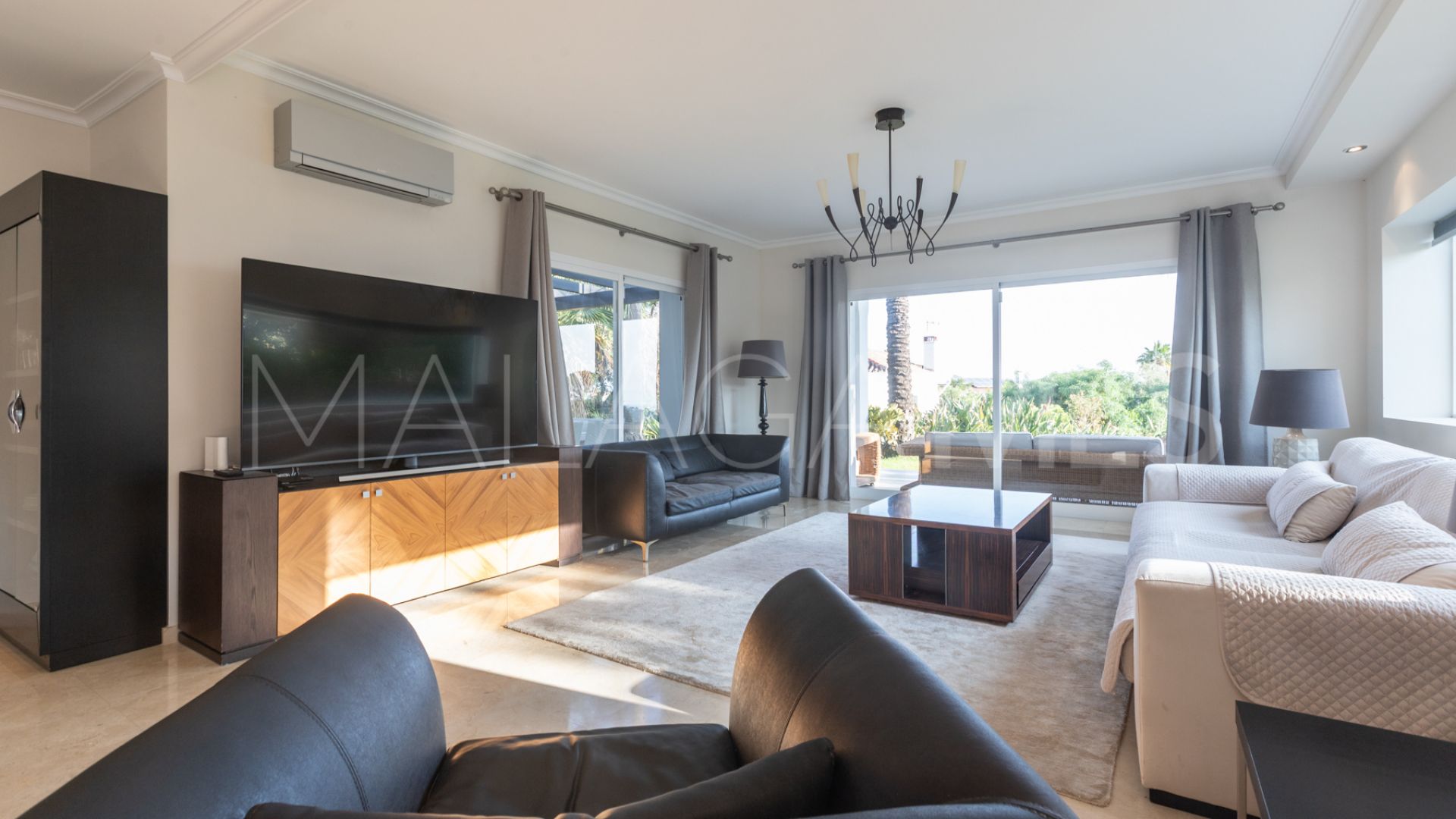 Buy villa de 4 bedrooms in El Rosario