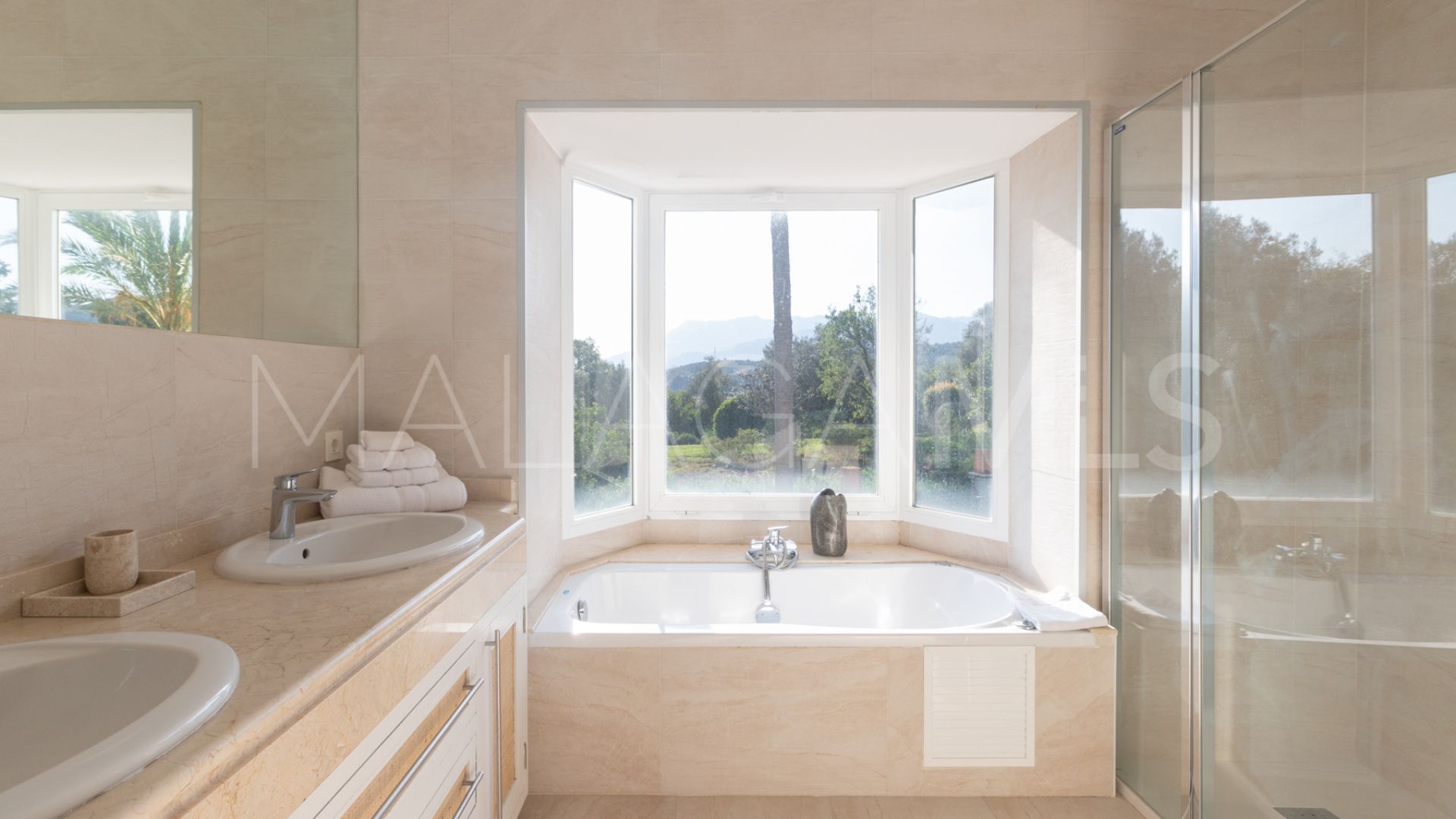 Buy villa de 4 bedrooms in El Rosario