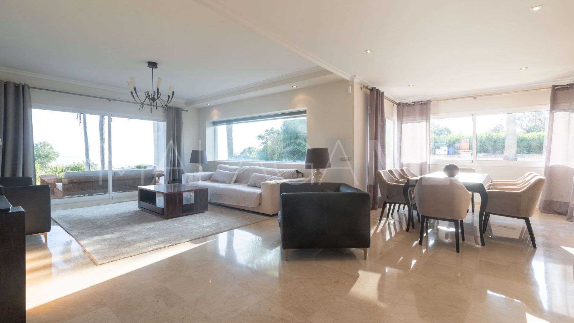 Buy villa de 4 bedrooms in El Rosario