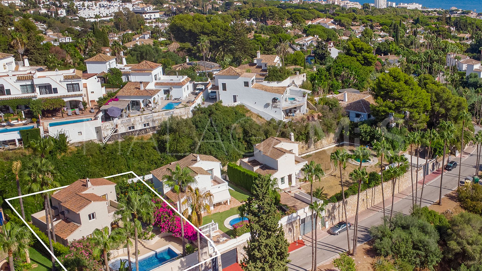 Se vende casa in Calahonda with 2 bedrooms