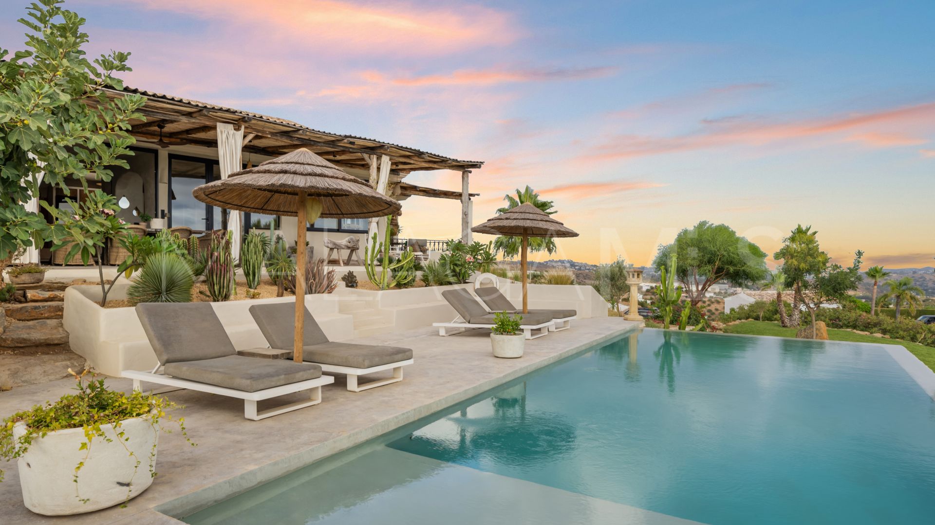 Finca for sale in Cala de Mijas