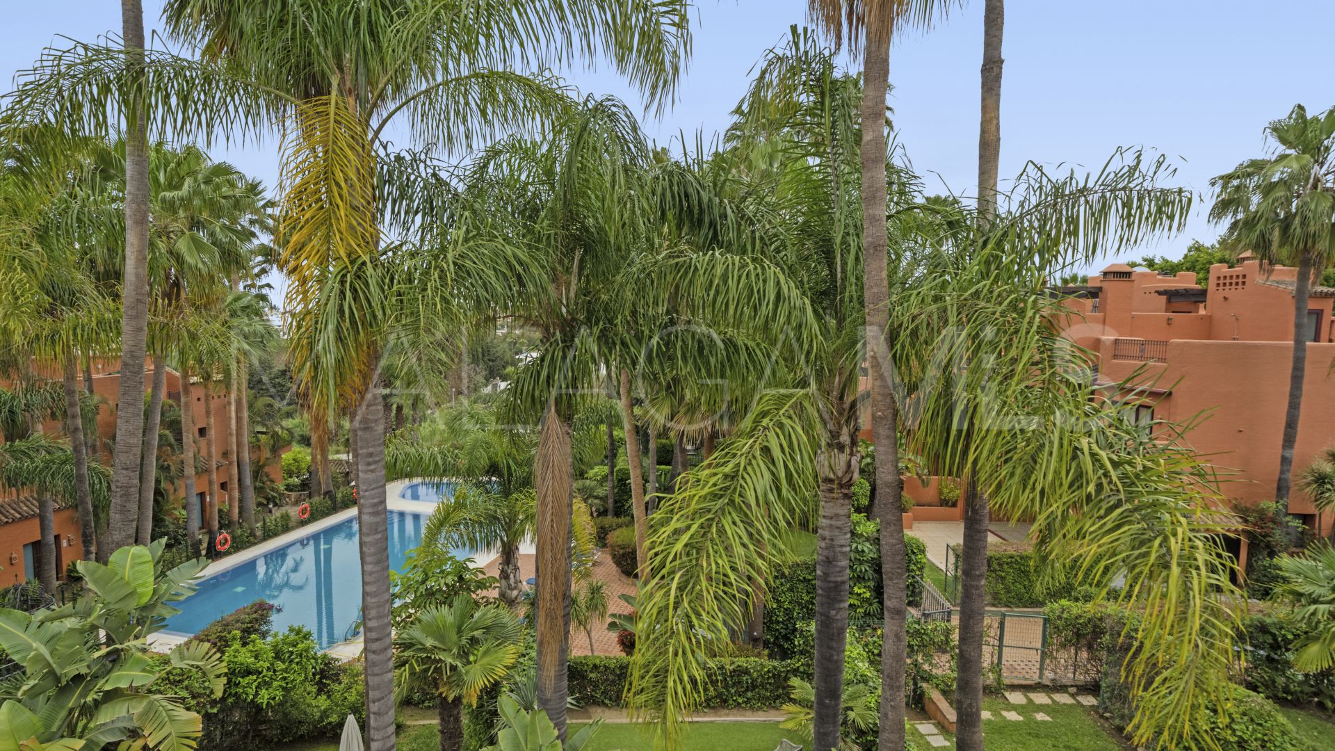 Radhus for sale in Altos de Puente Romano