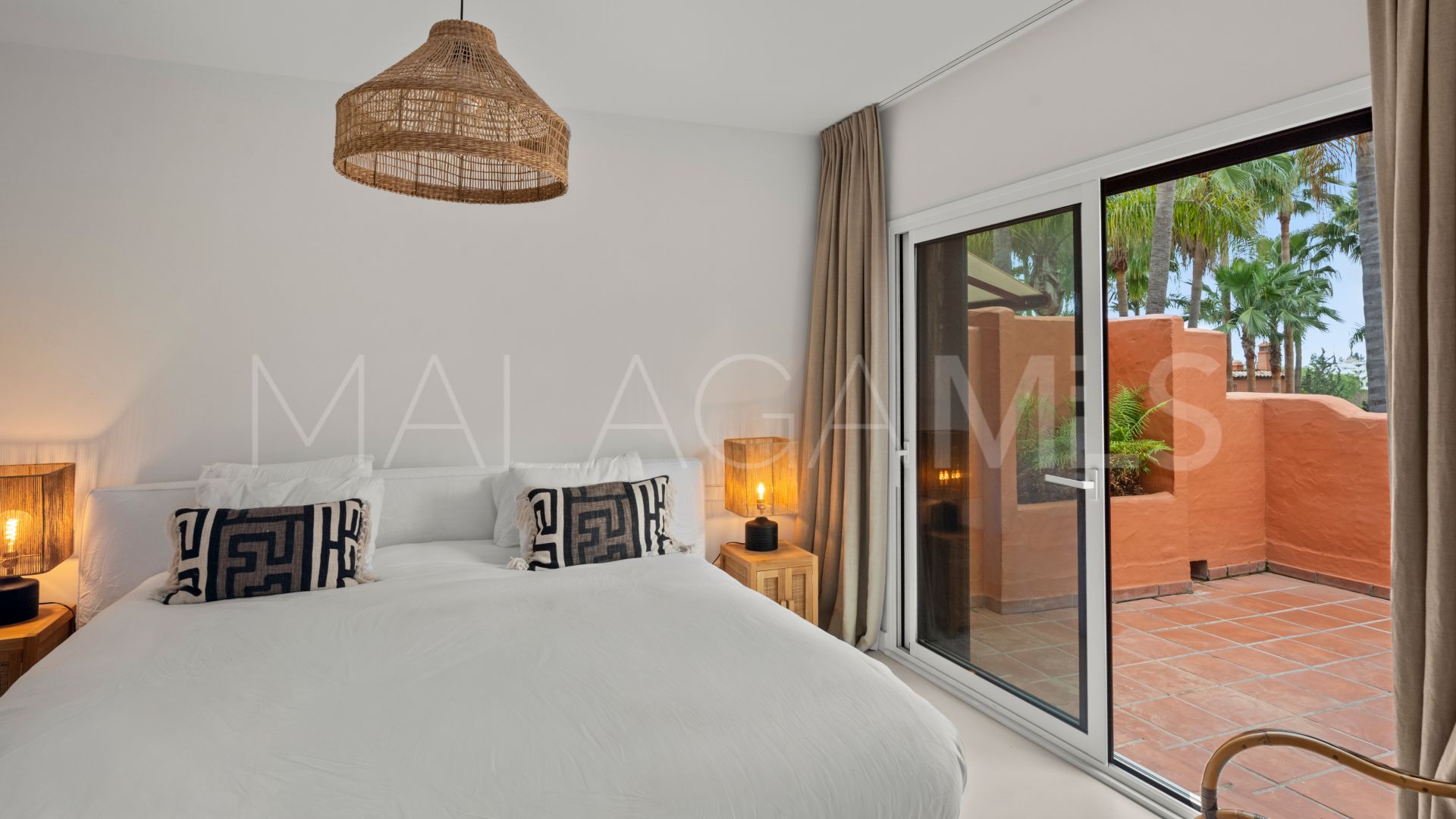 Radhus for sale in Altos de Puente Romano