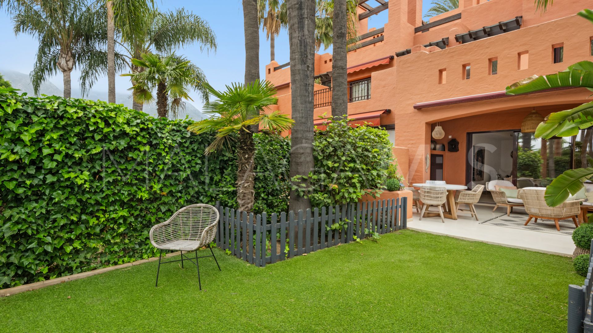 Radhus for sale in Altos de Puente Romano