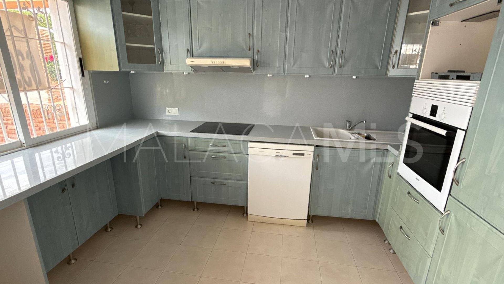 Buy adosado in Torrequebrada with 3 bedrooms