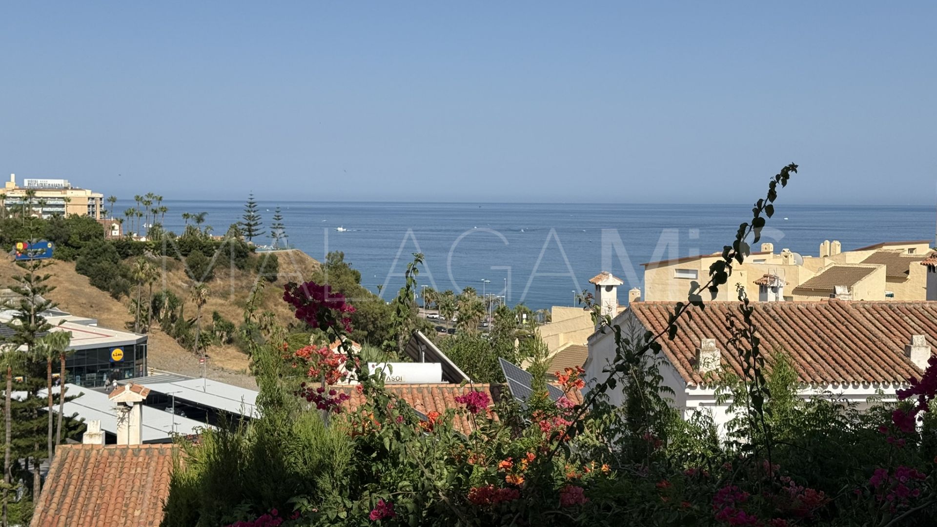 Buy adosado in Torrequebrada with 3 bedrooms
