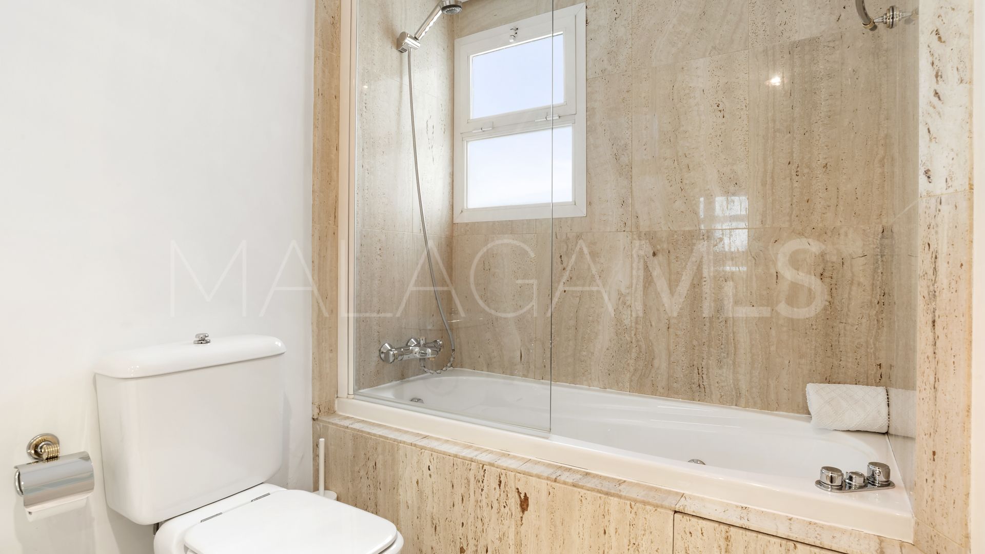 For sale town house in Golden Mile