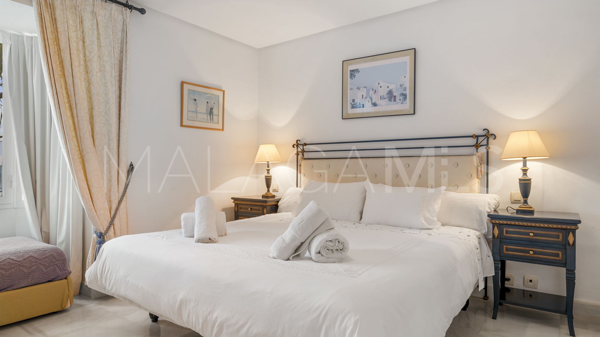 For sale town house in Golden Mile