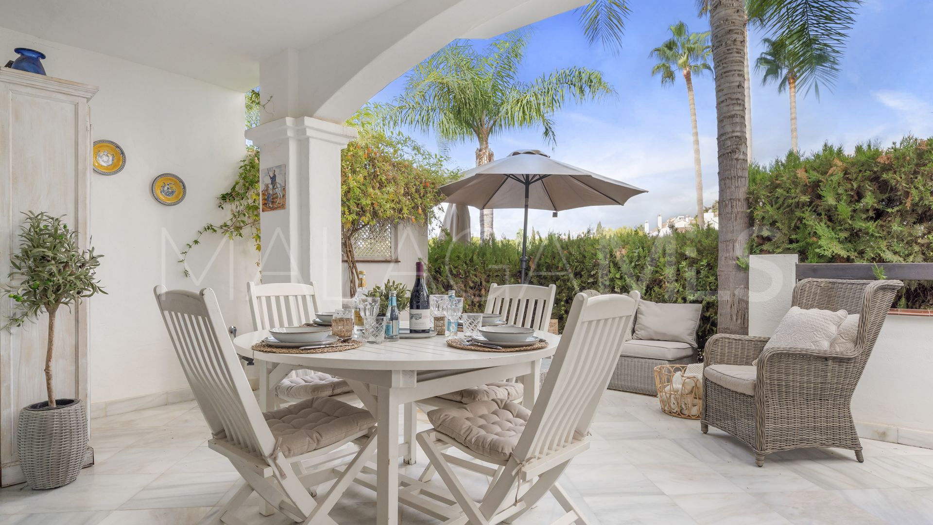 For sale town house in Golden Mile