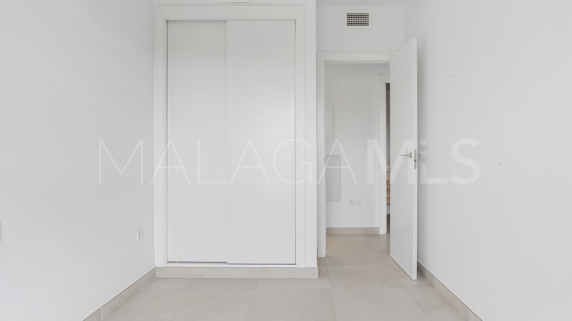 For sale ground floor apartment in Mijas