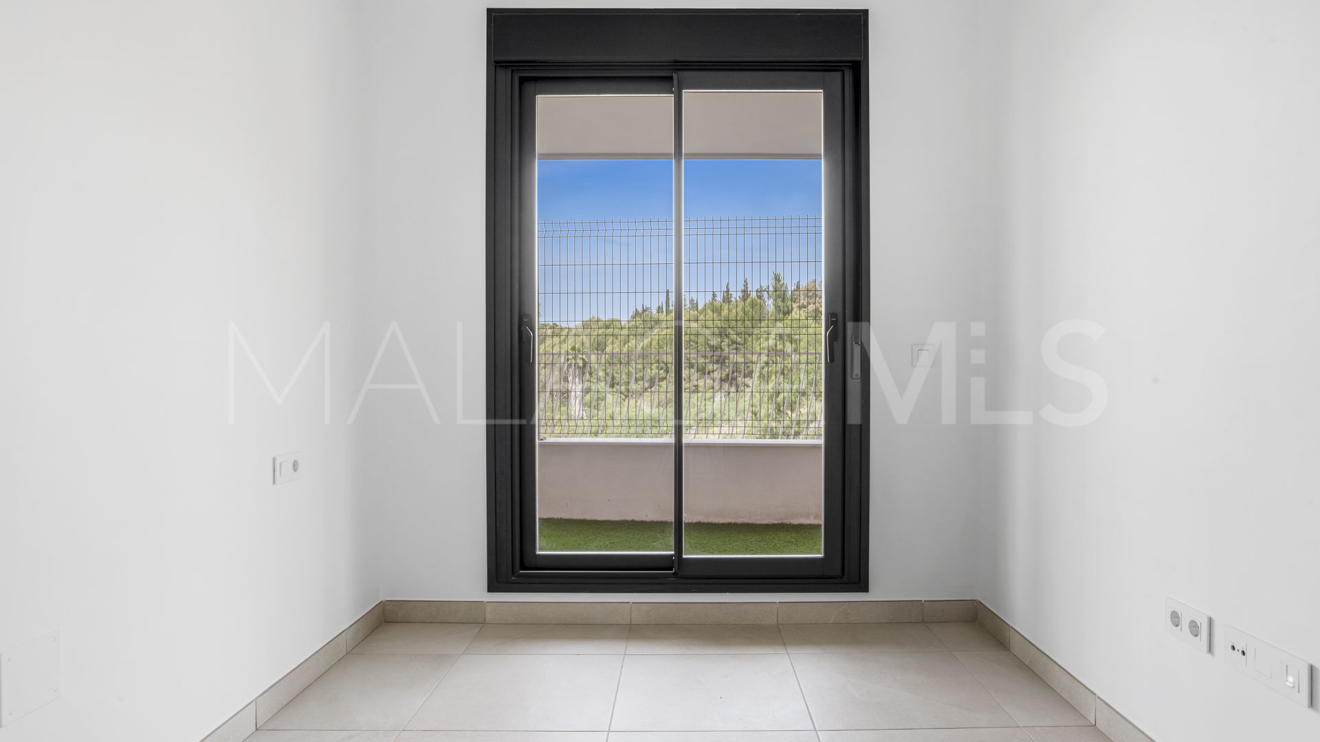 For sale ground floor apartment in Mijas