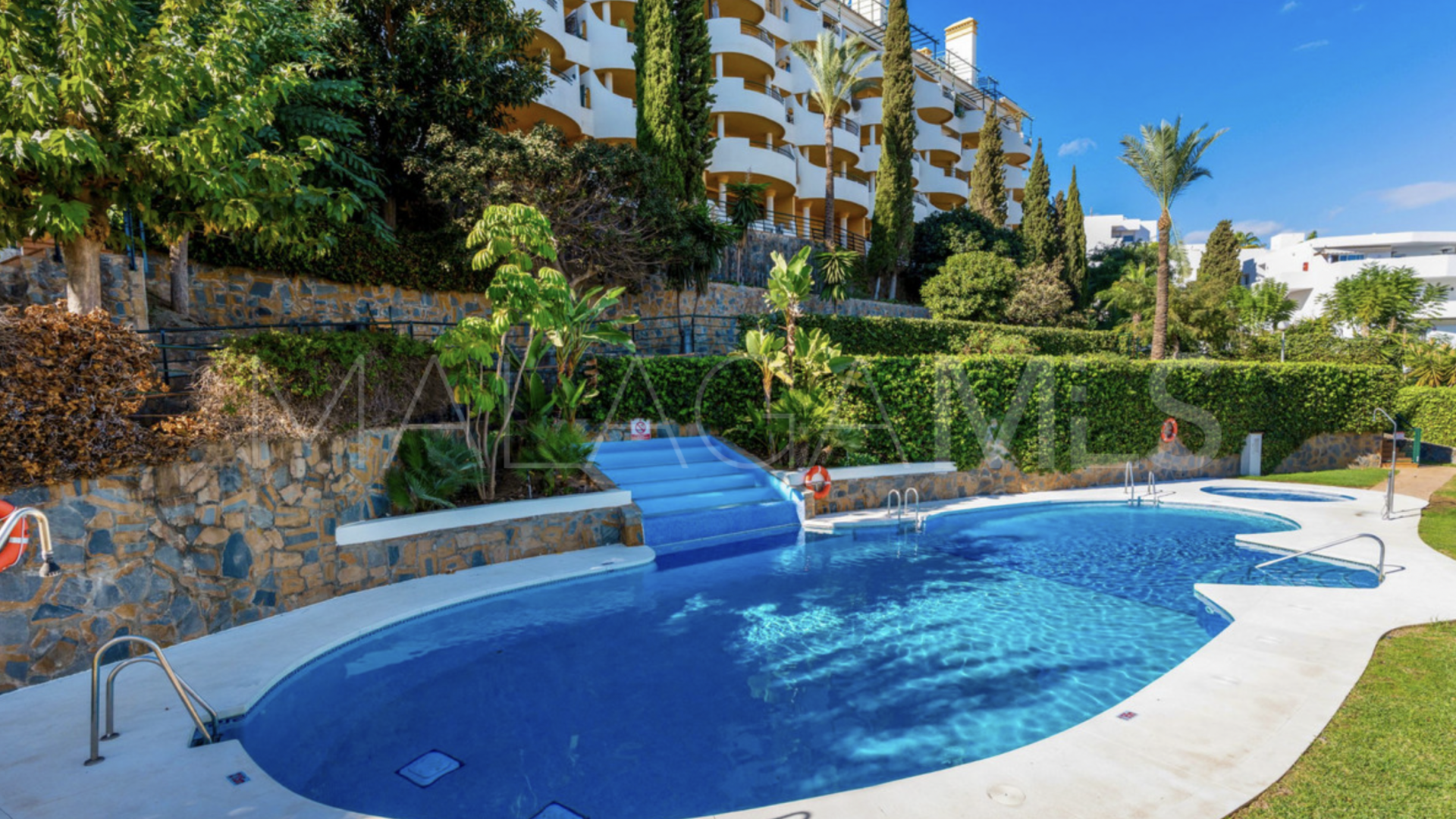 Lägenhet for sale in Nueva Andalucia