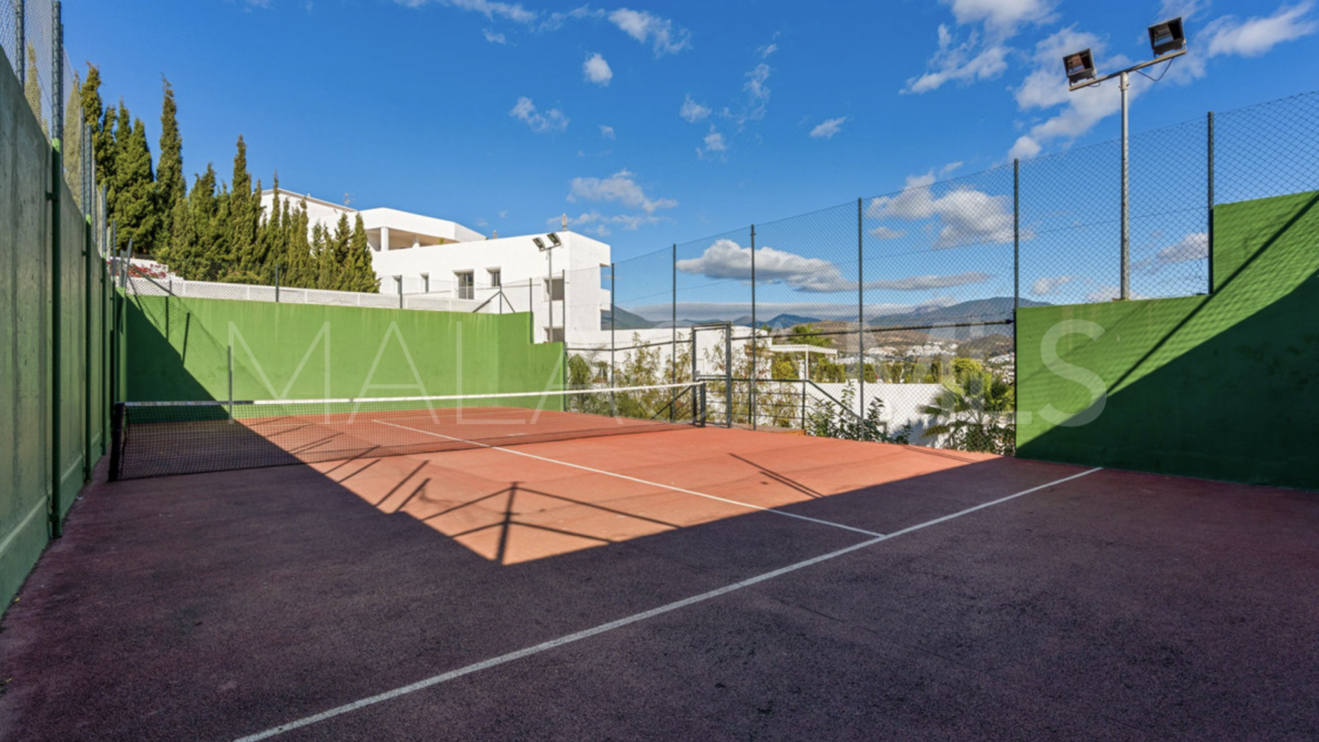 Lägenhet for sale in Nueva Andalucia