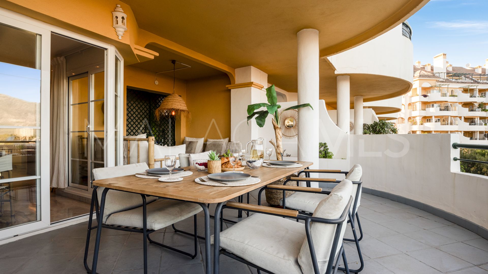 Lägenhet for sale in Nueva Andalucia