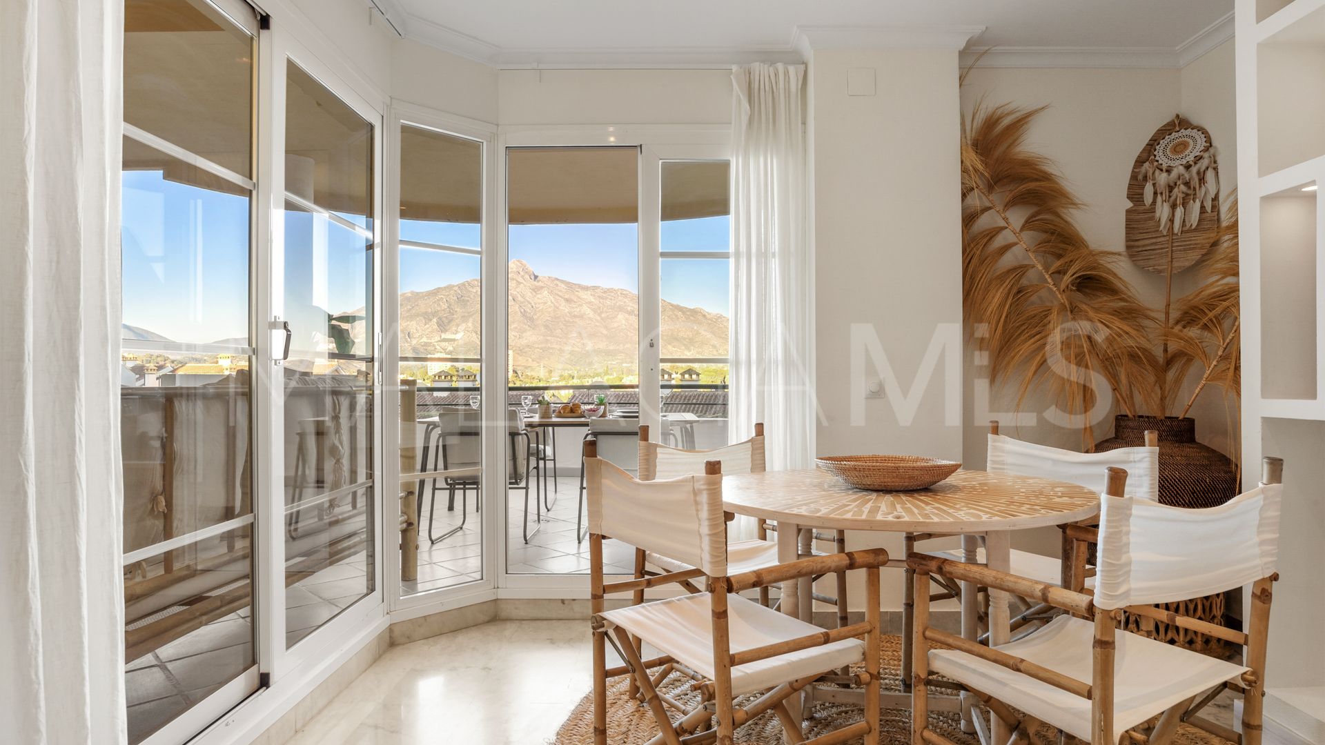 Lägenhet for sale in Nueva Andalucia