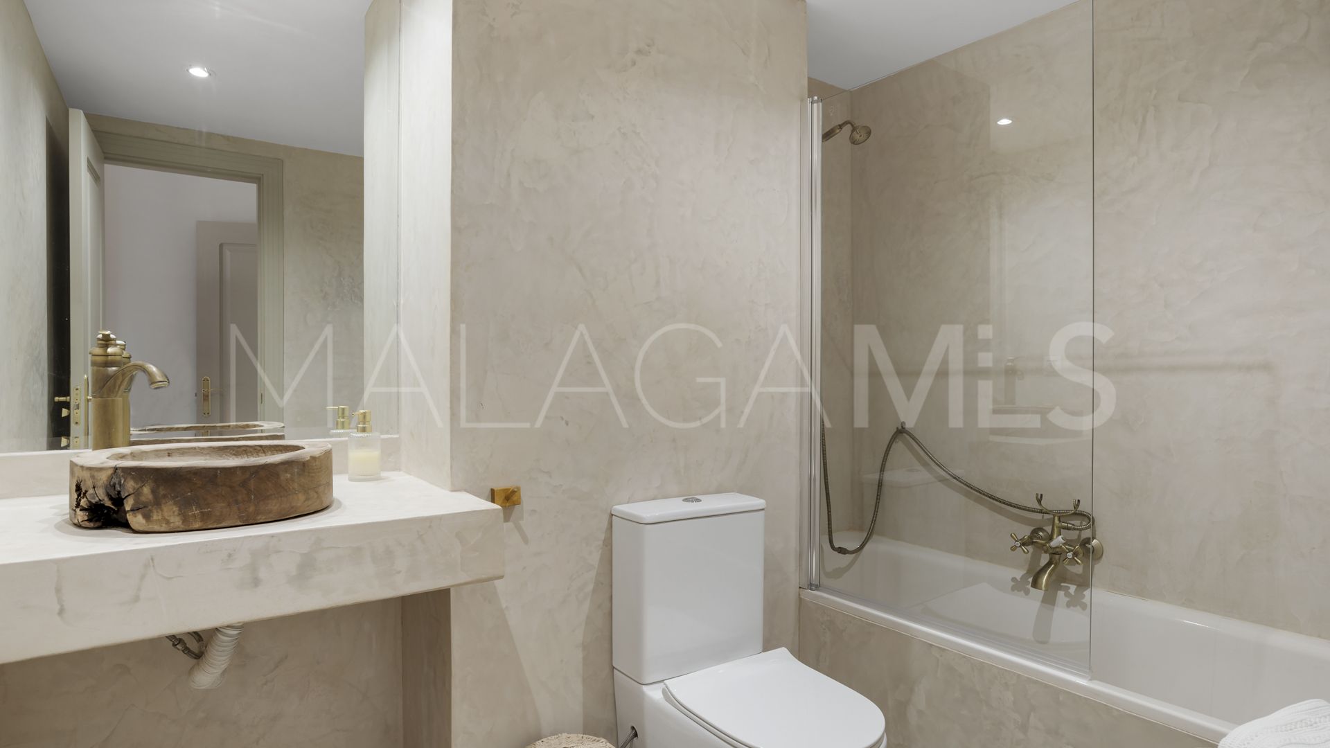 Lägenhet for sale in Nueva Andalucia