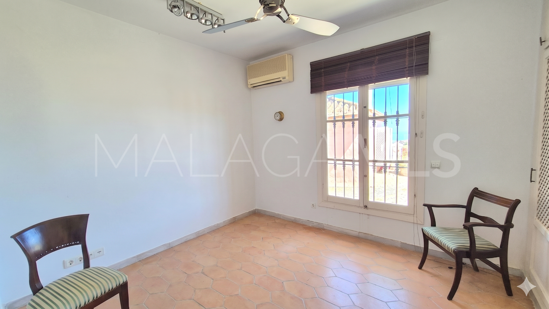 Hus i byn for sale in El Madroñal