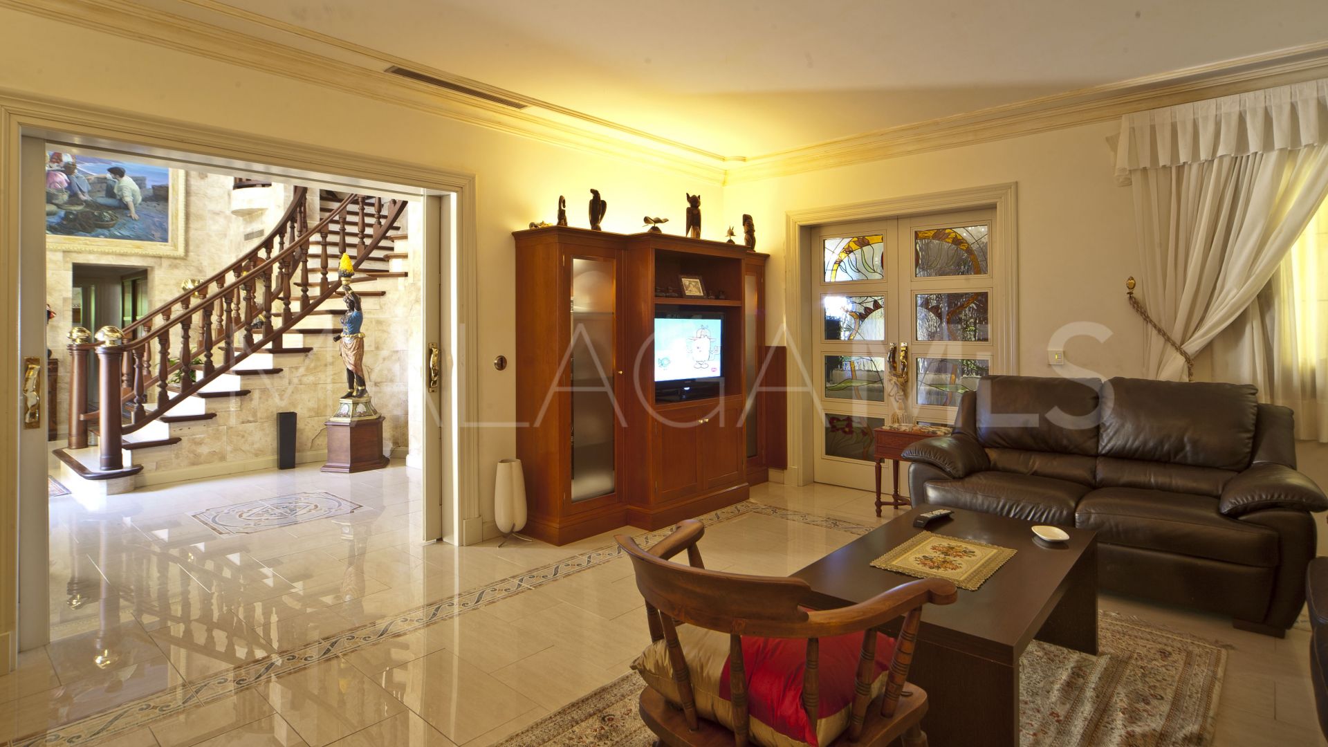 Villa for sale in Nueva Andalucia