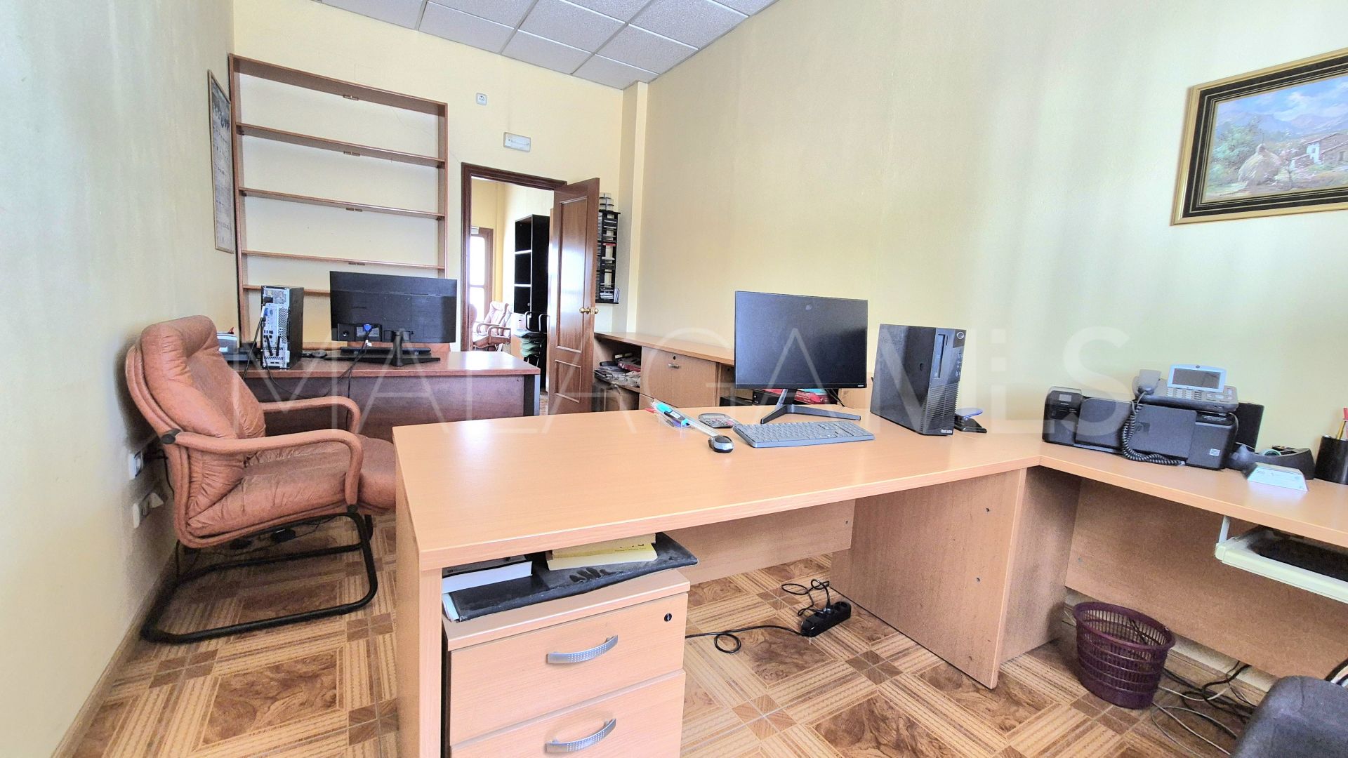 For sale commercial premises in Elviria