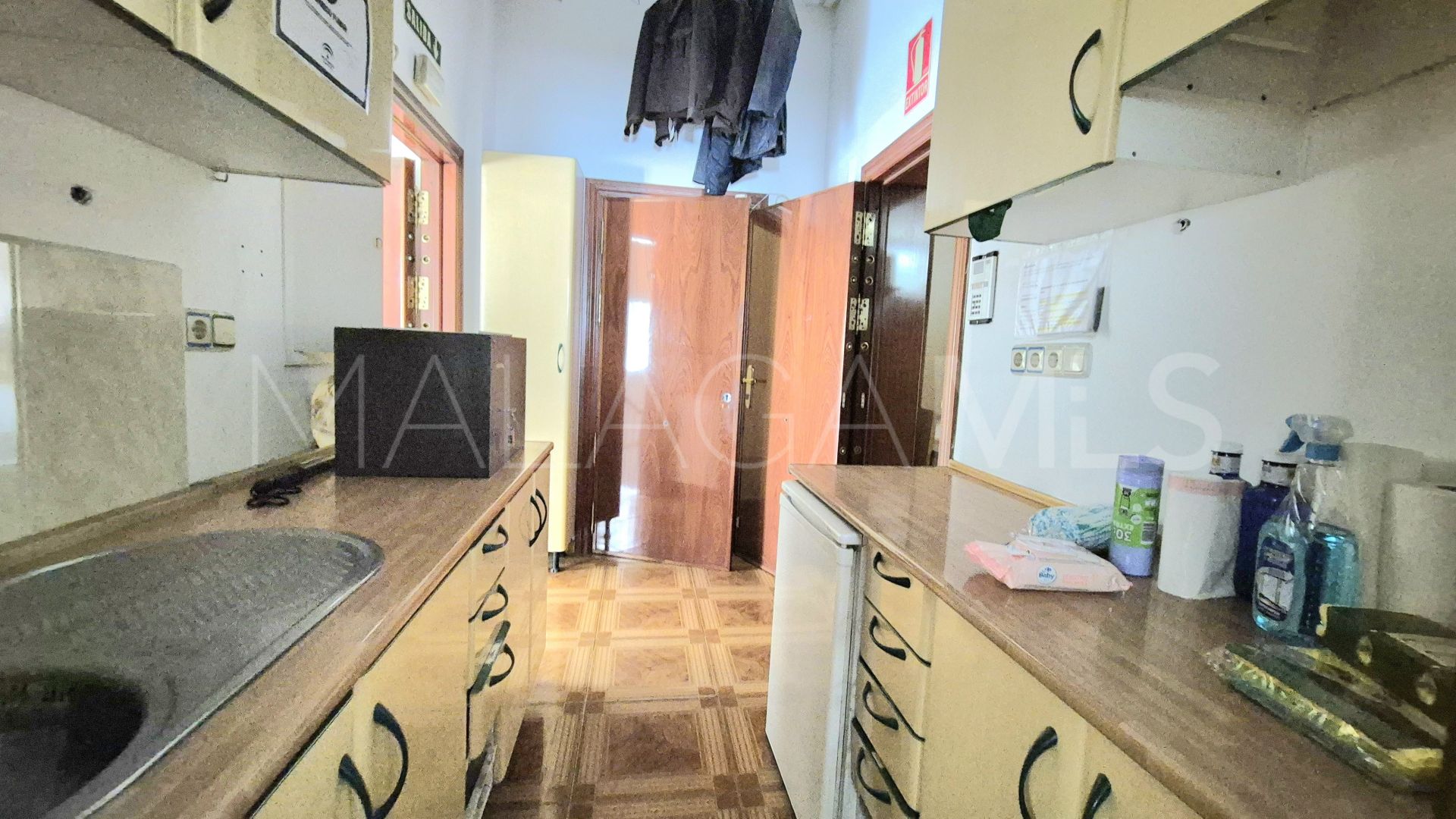 For sale commercial premises in Elviria