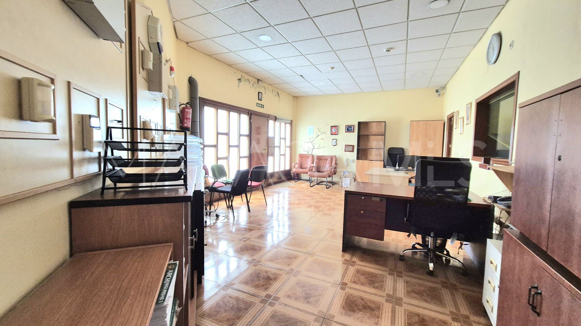 For sale commercial premises in Elviria