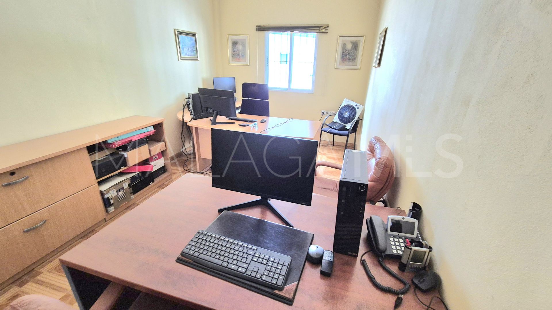 For sale commercial premises in Elviria