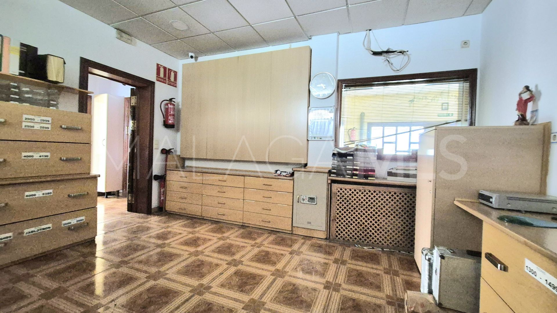 For sale commercial premises in Elviria