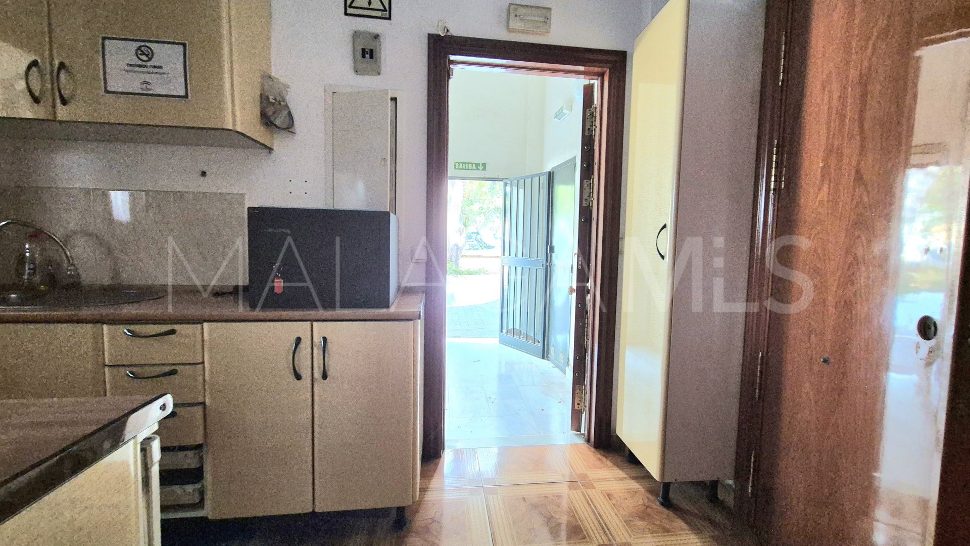 For sale commercial premises in Elviria