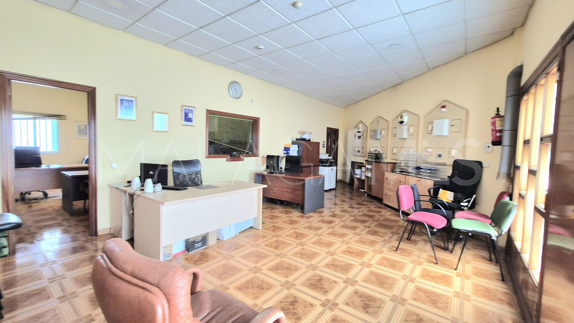 For sale commercial premises in Elviria
