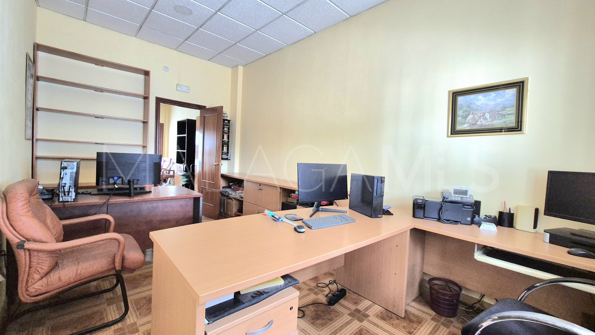 For sale commercial premises in Elviria