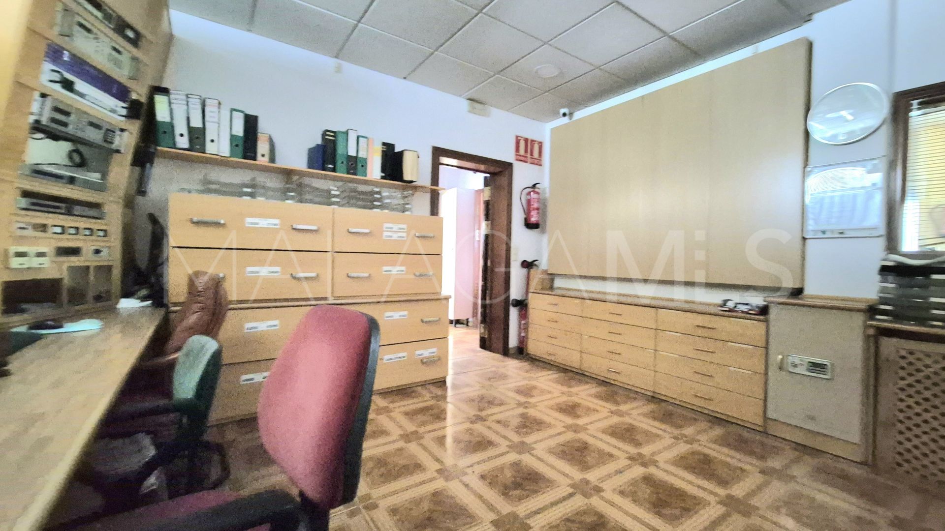 For sale commercial premises in Elviria
