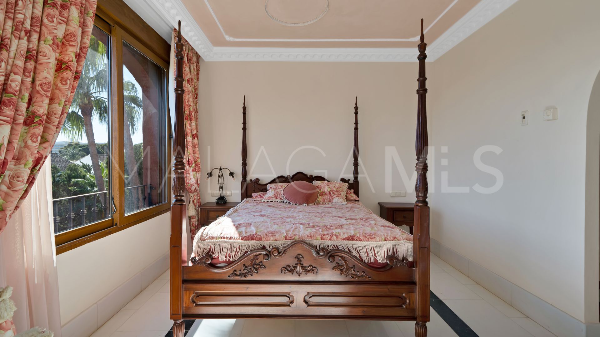 Guadalmina Baja 5 bedrooms triplex for sale