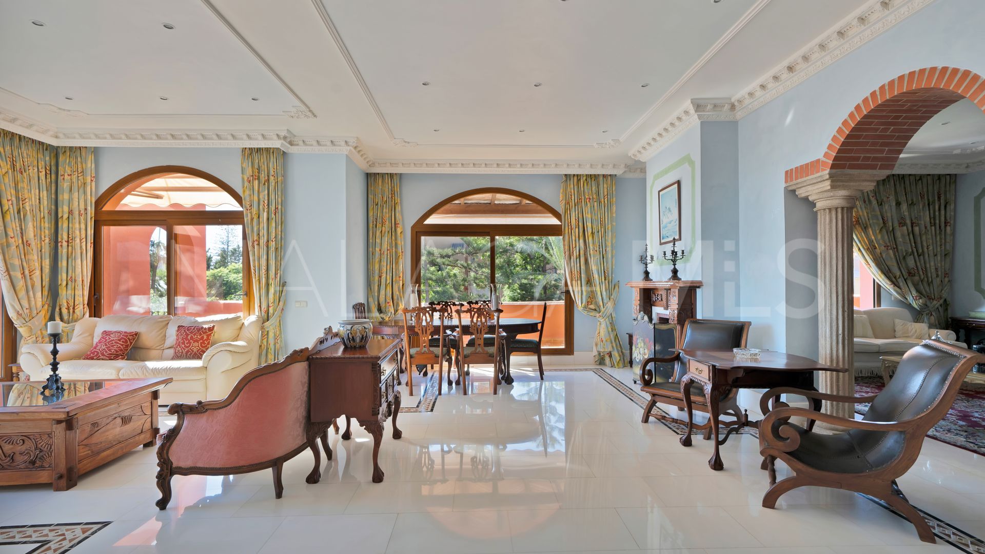 Guadalmina Baja 5 bedrooms triplex for sale