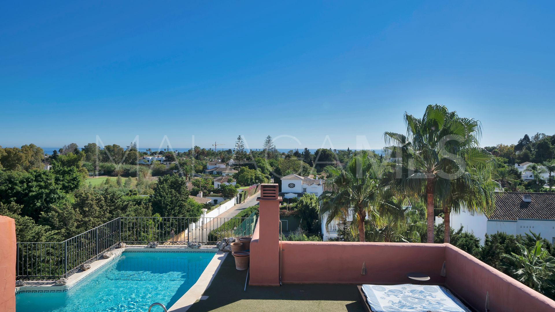 Guadalmina Baja 5 bedrooms triplex for sale