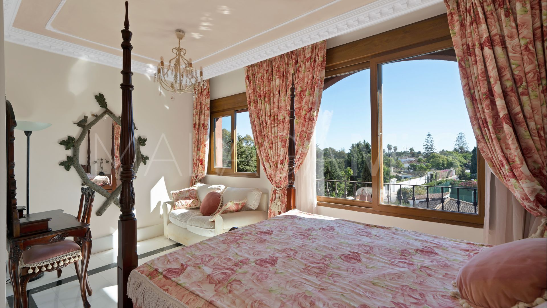 Guadalmina Baja 5 bedrooms triplex for sale