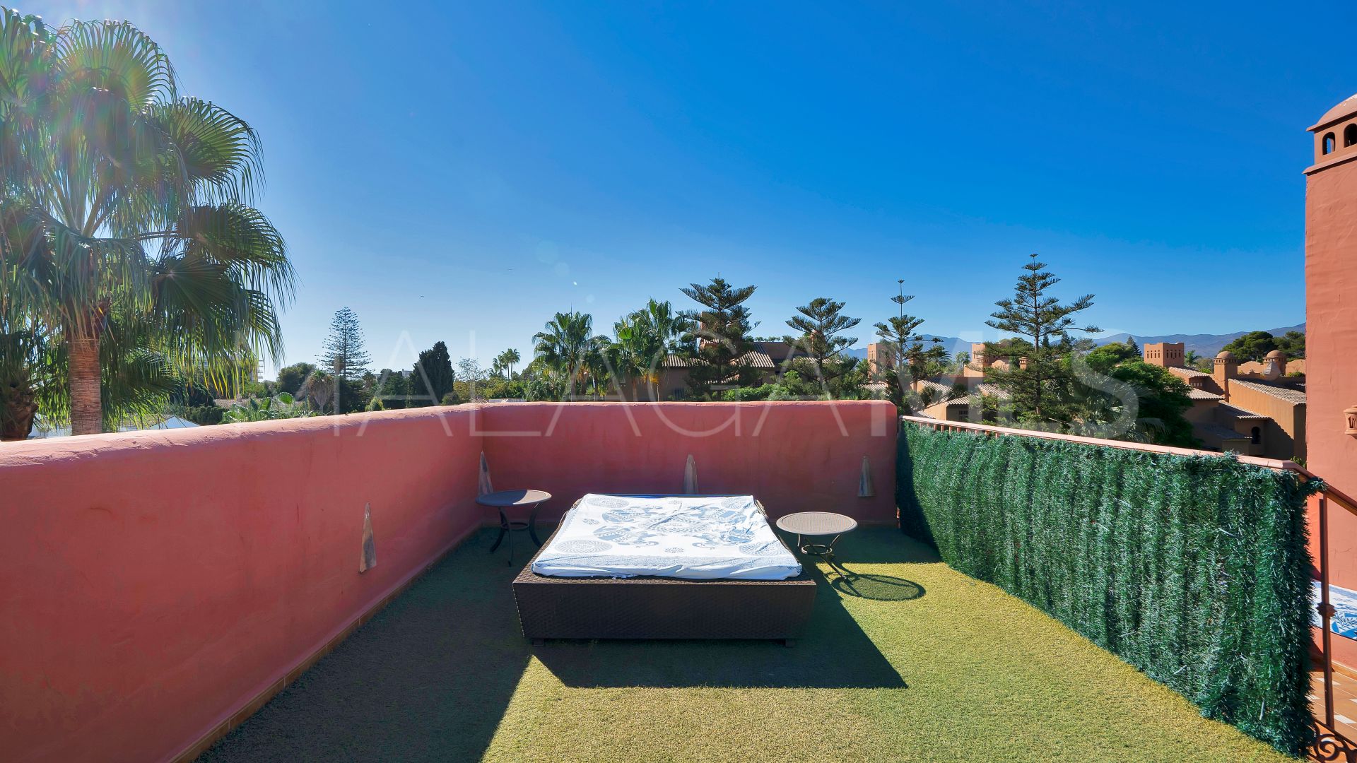 Guadalmina Baja 5 bedrooms triplex for sale