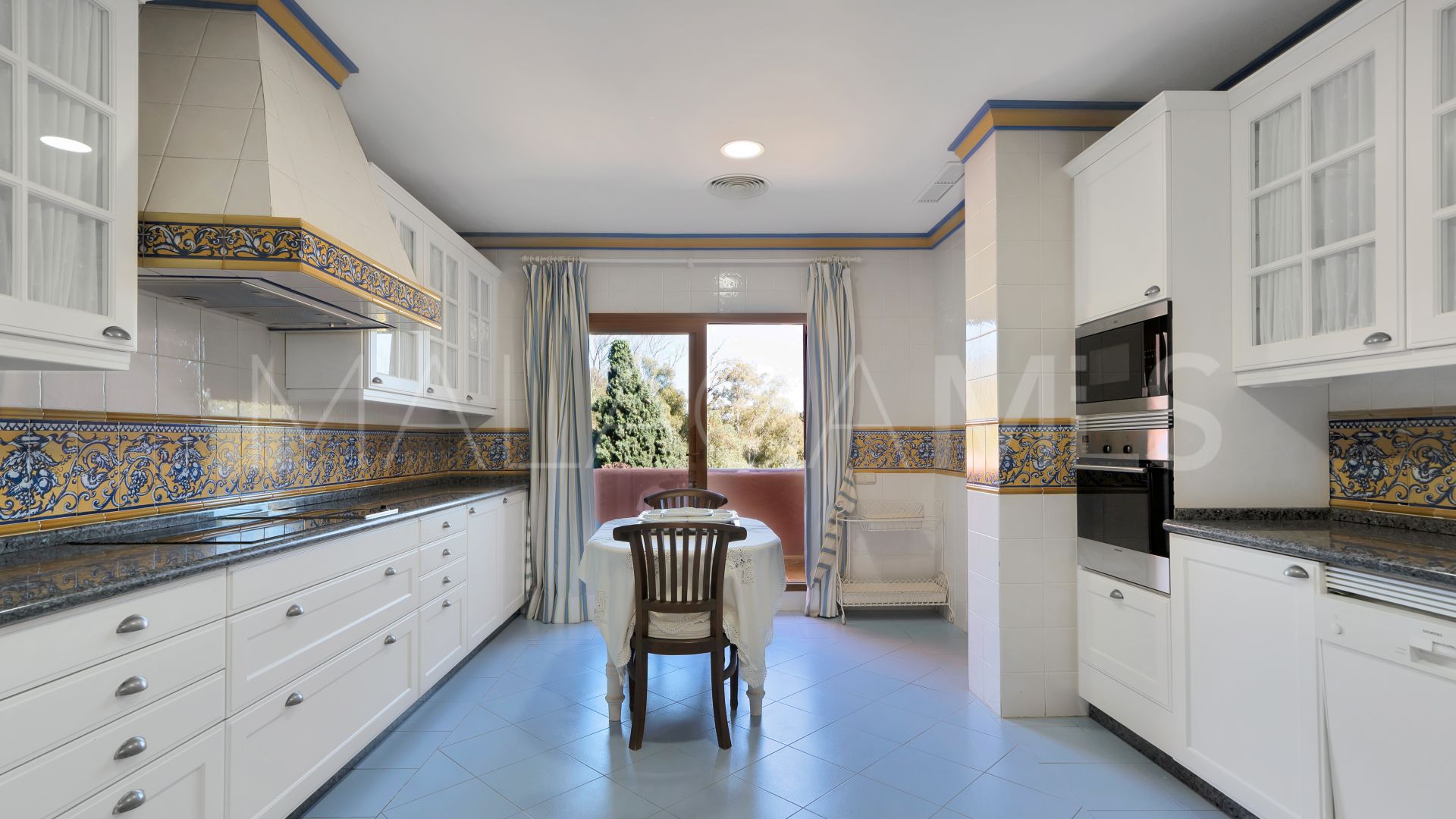 Guadalmina Baja 5 bedrooms triplex for sale