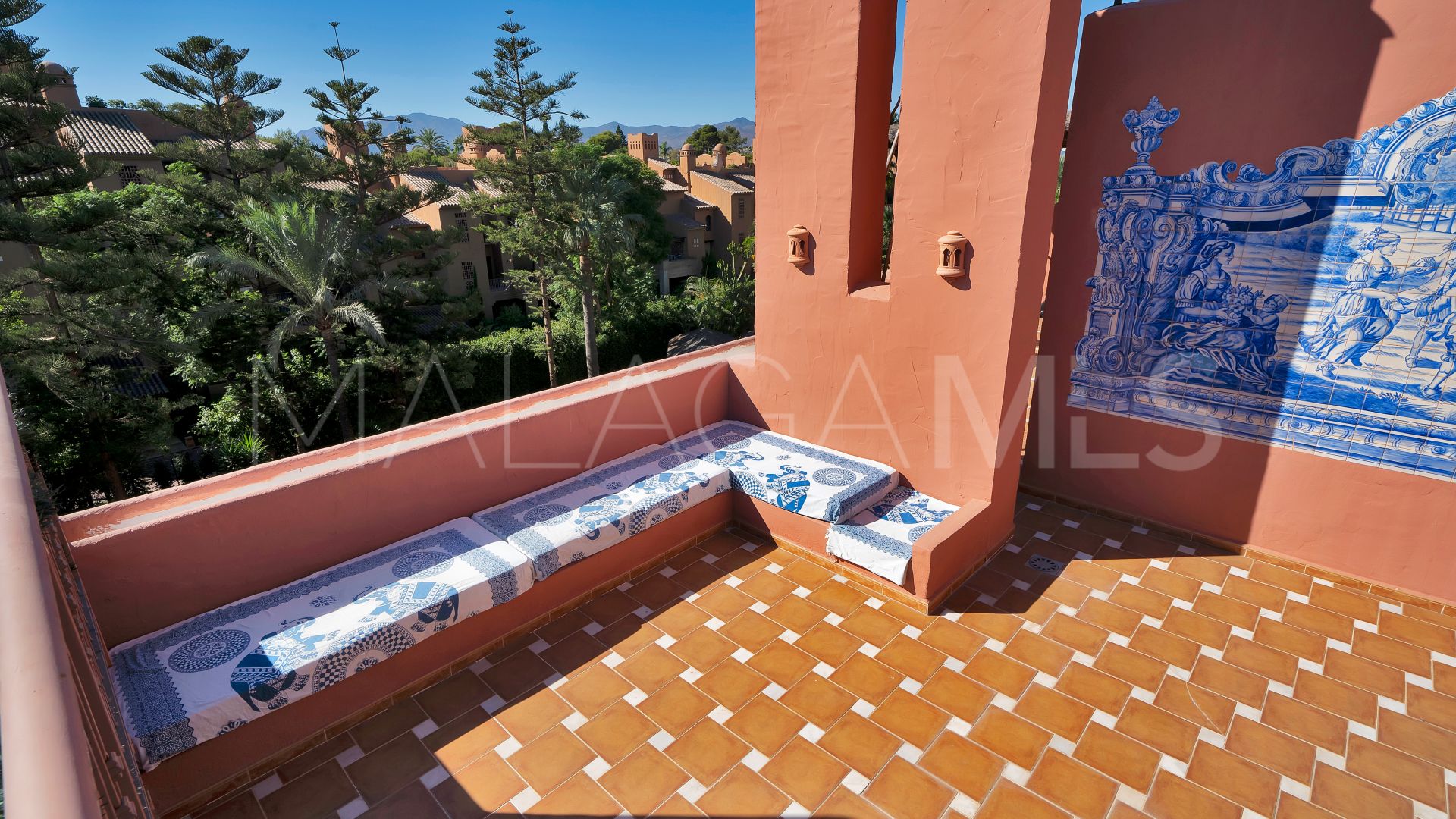 Guadalmina Baja 5 bedrooms triplex for sale