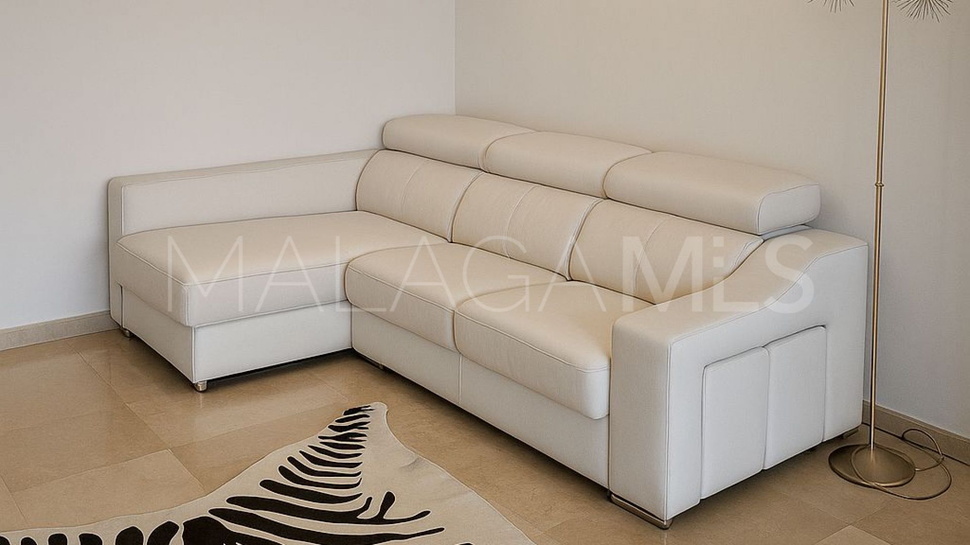 For sale duplex penthouse with 3 bedrooms in Guadalmina Alta