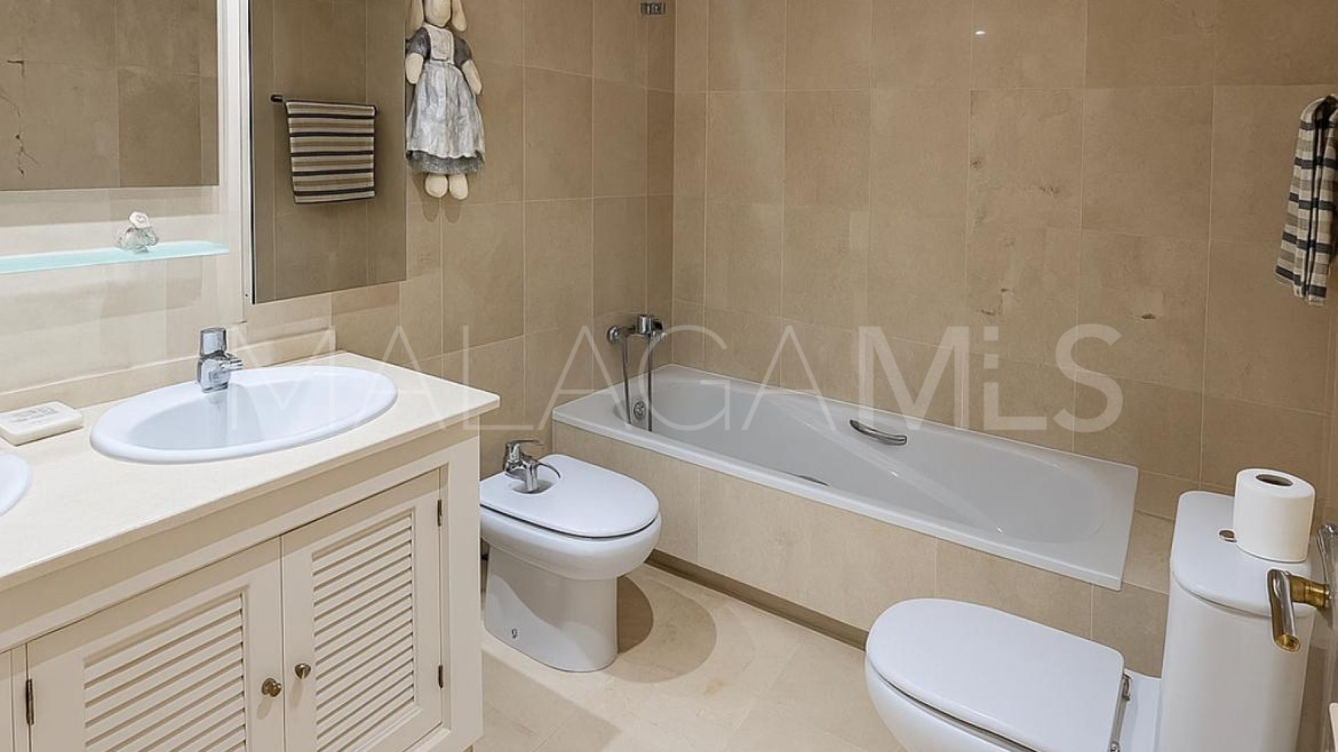 For sale duplex penthouse with 3 bedrooms in Guadalmina Alta