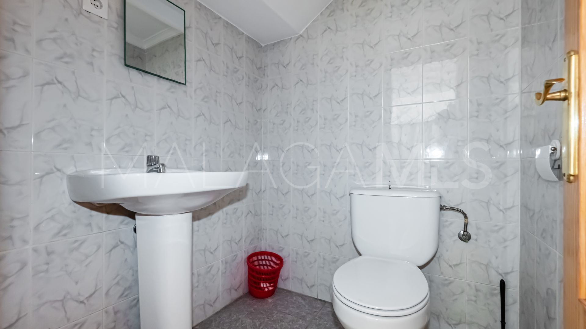 Commercial for sale in Alozaina