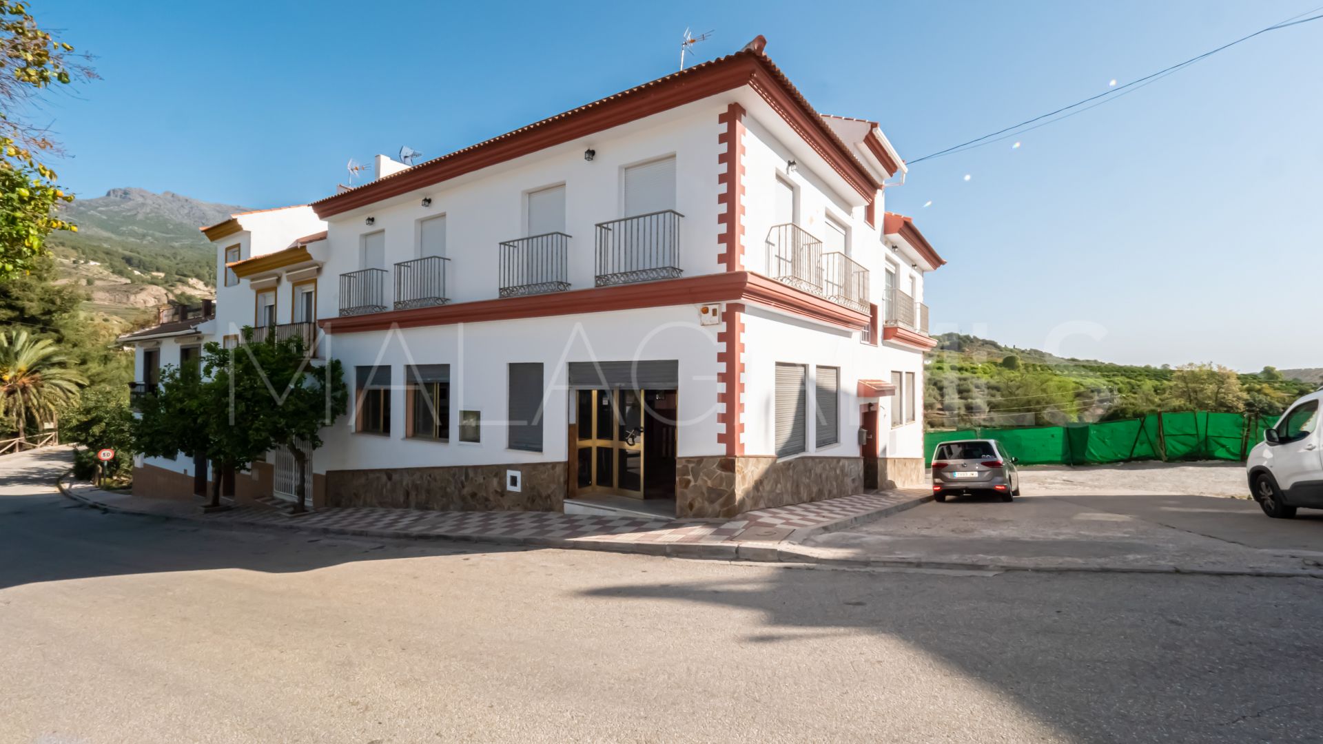 Commercial for sale in Alozaina