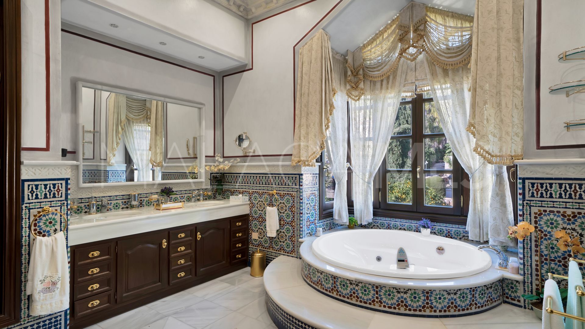 For sale house in Sierra Blanca