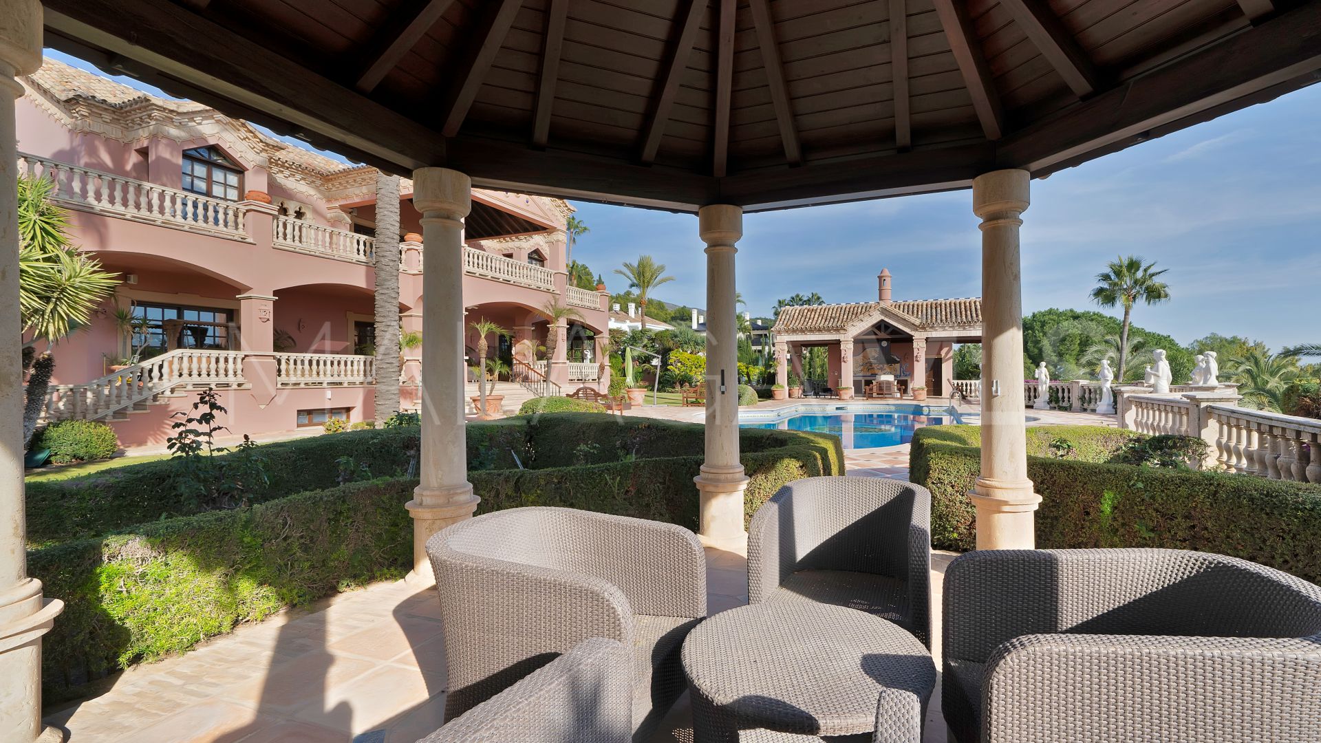 For sale house in Sierra Blanca