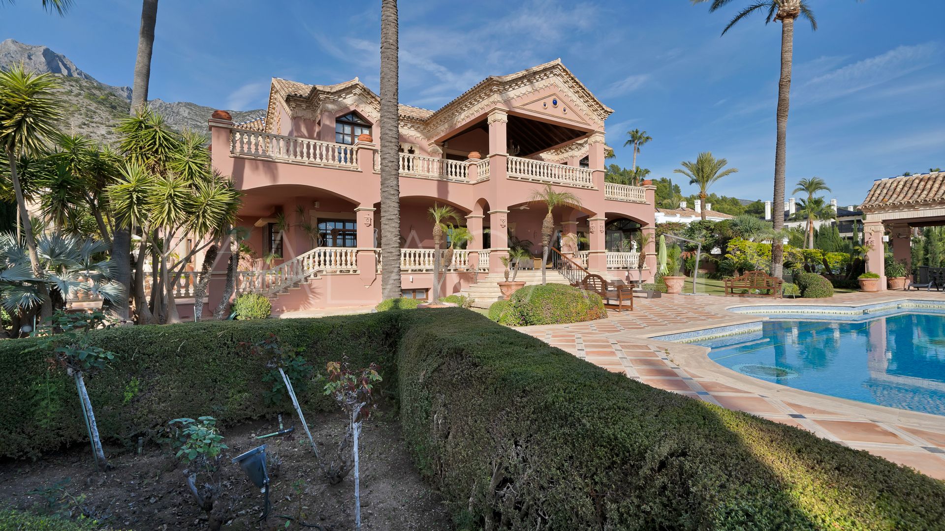 For sale house in Sierra Blanca