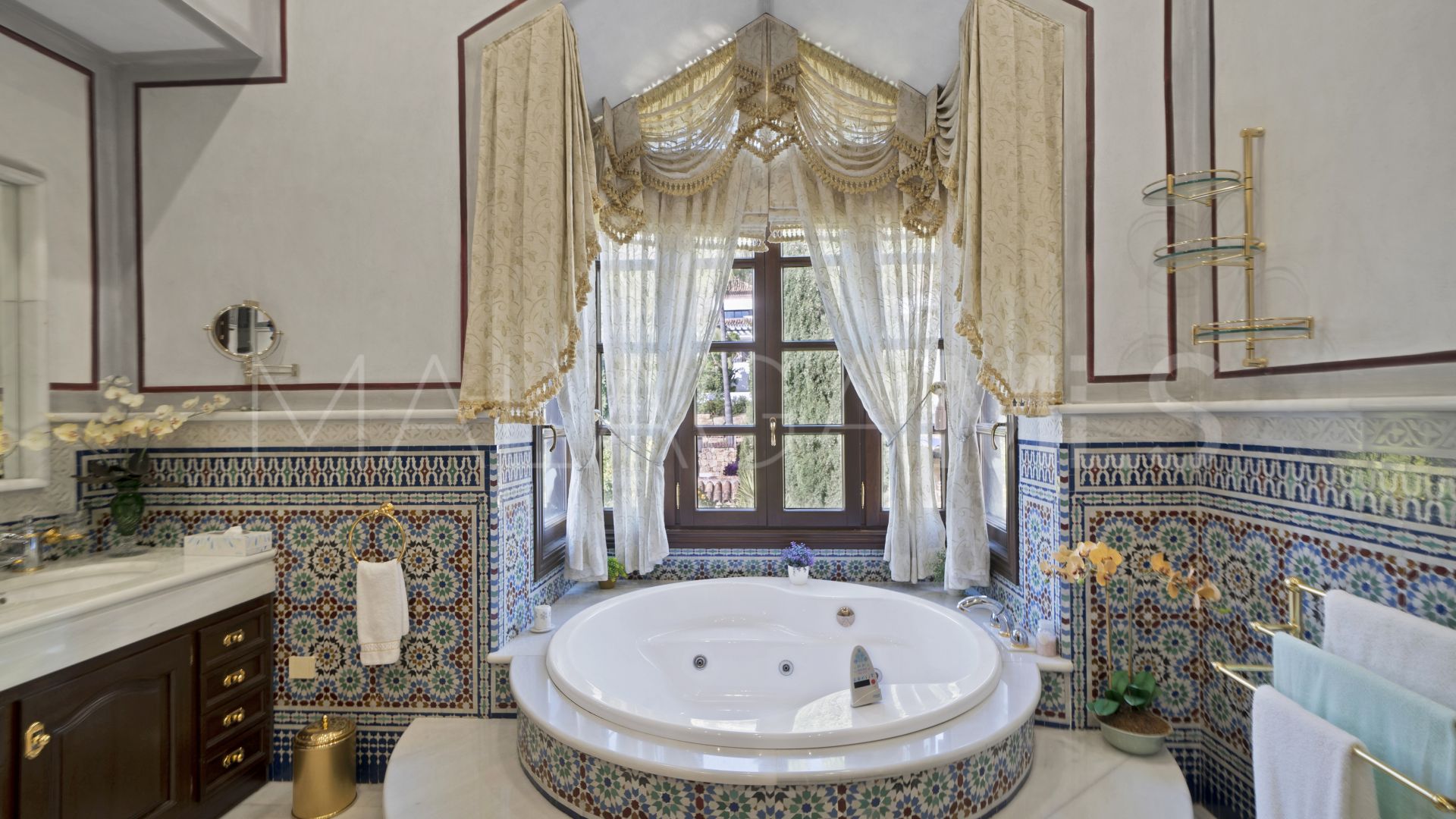 For sale house in Sierra Blanca