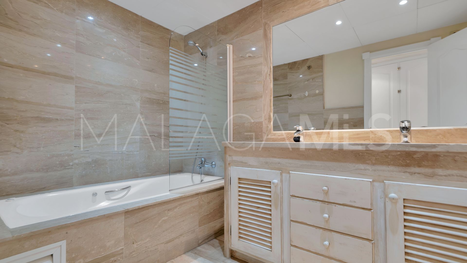 Appartement rez de chaussée for sale in Guadalmina Baja